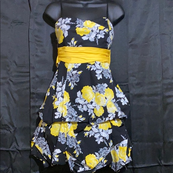 💛❤️DRESS ❤️💛 - Picture 1 of 12